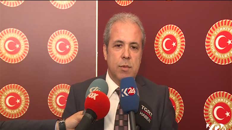 Li Tirkiyê danûstandin li ser serokatiya AKPê didomin